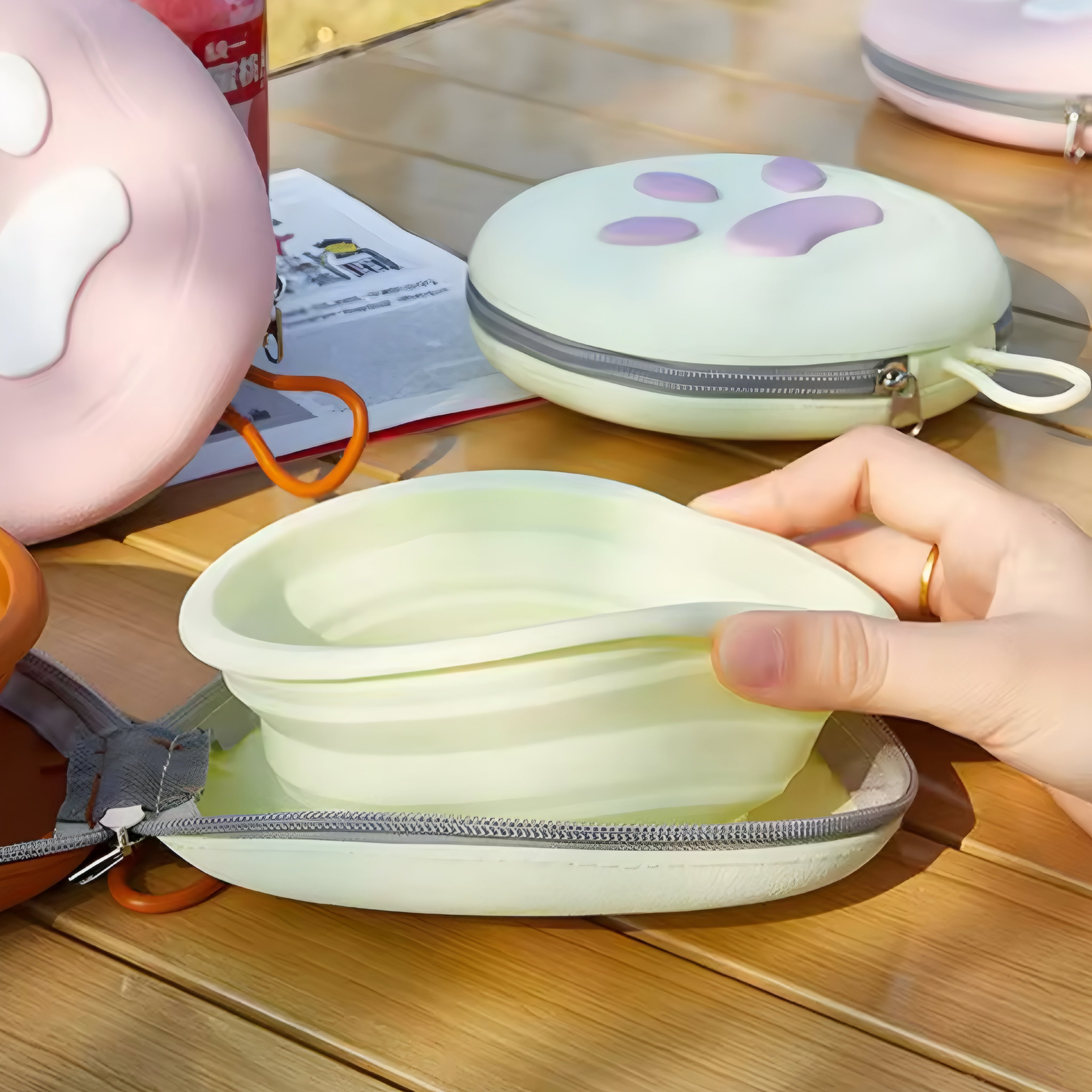 Hopfällbar Resehundskål – Smidig, Praktisk & 2-i-1